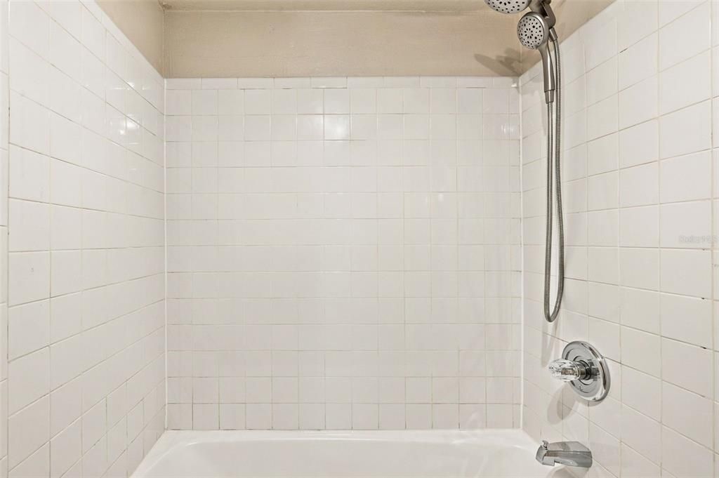 В аренду: $2,300 (1 спален, 1 ванн, 823 Квадратных фут)