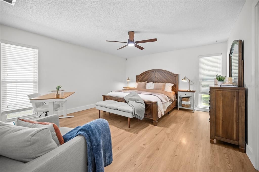 For Sale: $449,900 (3 beds, 2 baths, 1585 Square Feet)
