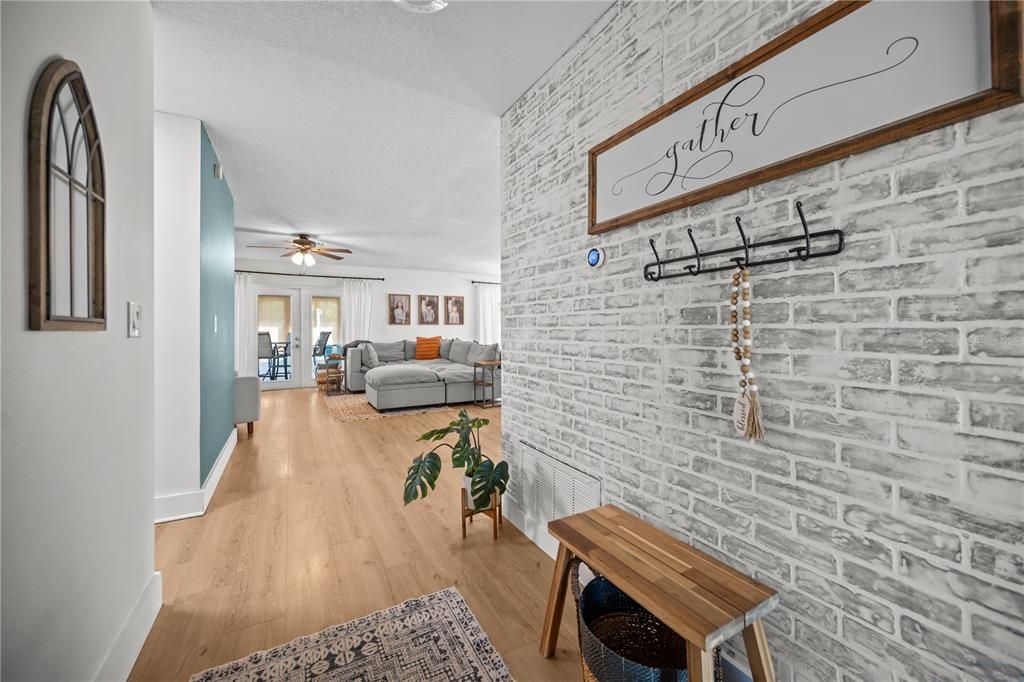 For Sale: $449,900 (3 beds, 2 baths, 1585 Square Feet)