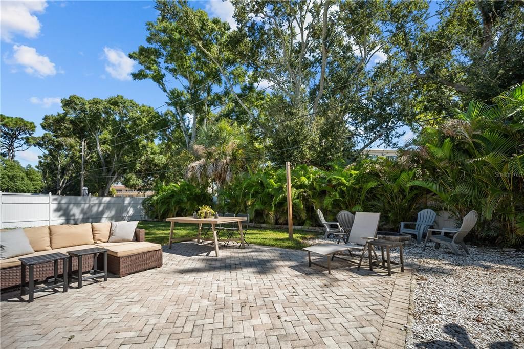 For Sale: $449,900 (3 beds, 2 baths, 1585 Square Feet)