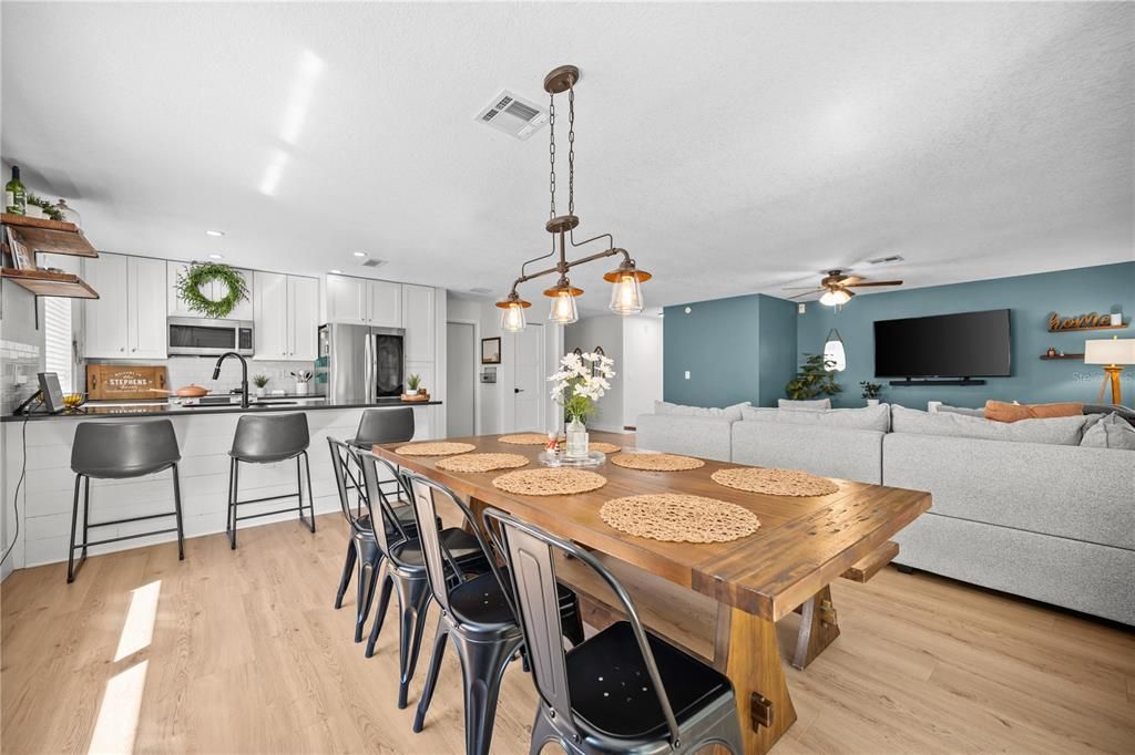 For Sale: $449,900 (3 beds, 2 baths, 1585 Square Feet)