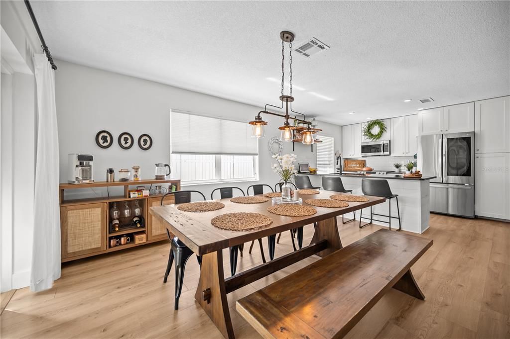 For Sale: $449,900 (3 beds, 2 baths, 1585 Square Feet)