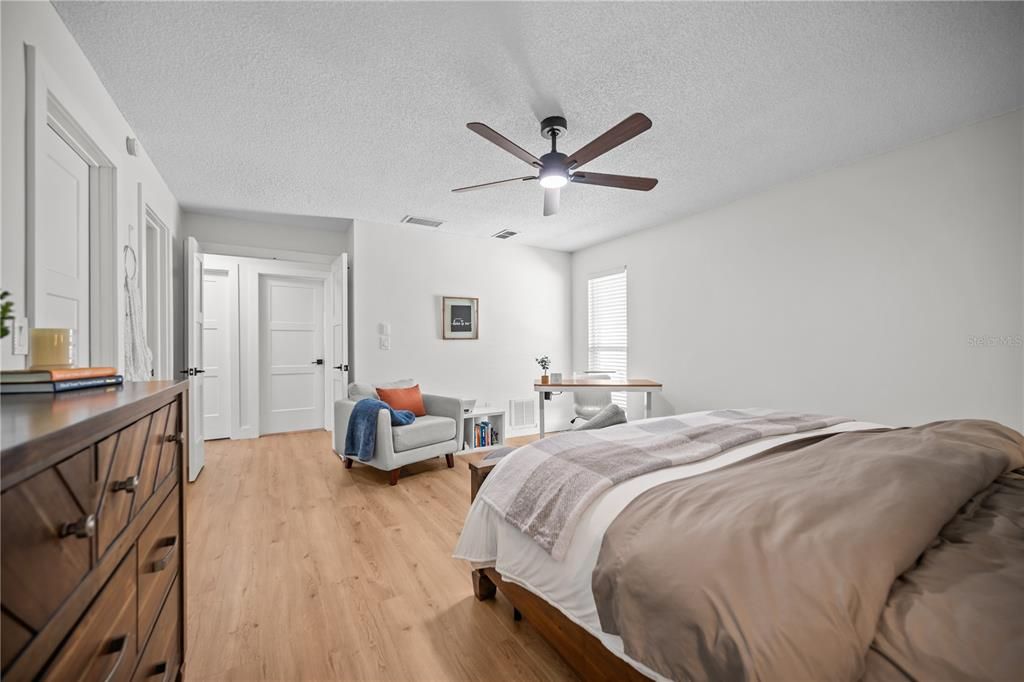 For Sale: $449,900 (3 beds, 2 baths, 1585 Square Feet)