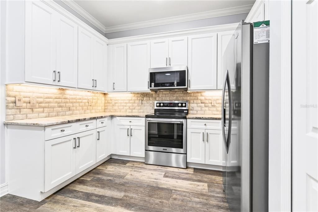В аренду: $2,200 (2 спален, 3 ванн, 1604 Квадратных фут)