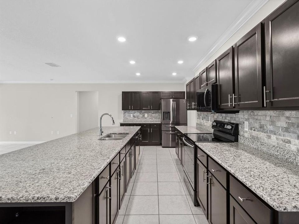 For Sale: $495,000 (4 beds, 3 baths, 2260 Square Feet)