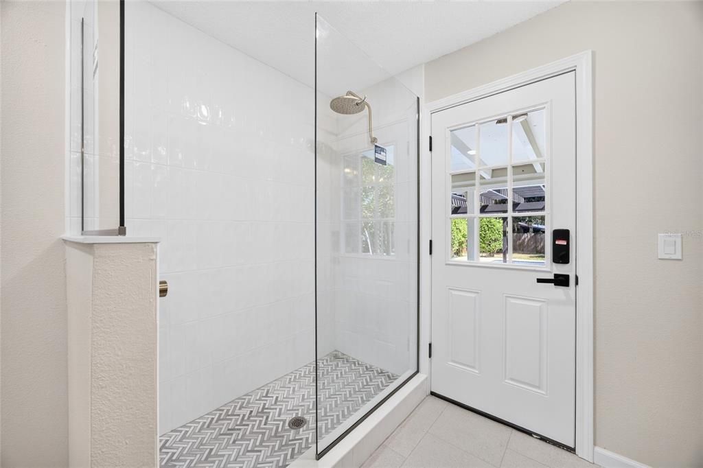 En Venta: $849,900 (5 camas, 3 baños, 3088 Pies cuadrados)