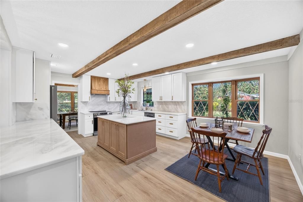 En Venta: $849,900 (5 camas, 3 baños, 3088 Pies cuadrados)
