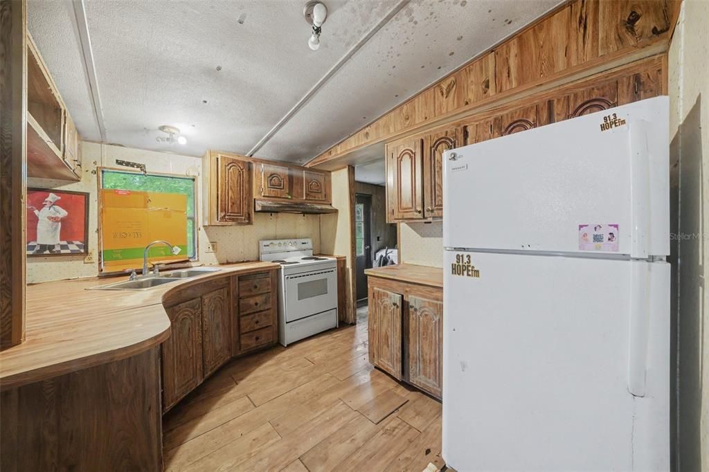 На продажу: $69,950 (3 спален, 2 ванн, 1248 Квадратных фут)