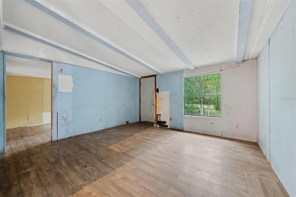 На продажу: $69,950 (3 спален, 2 ванн, 1248 Квадратных фут)