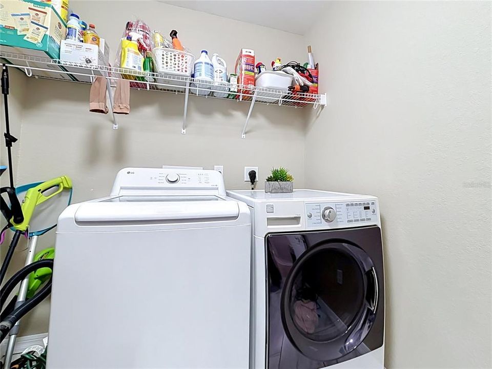 En Venta: $327,700 (4 camas, 2 baños, 1830 Pies cuadrados)