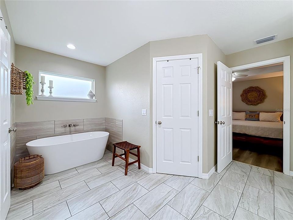 En Venta: $327,700 (4 camas, 2 baños, 1830 Pies cuadrados)