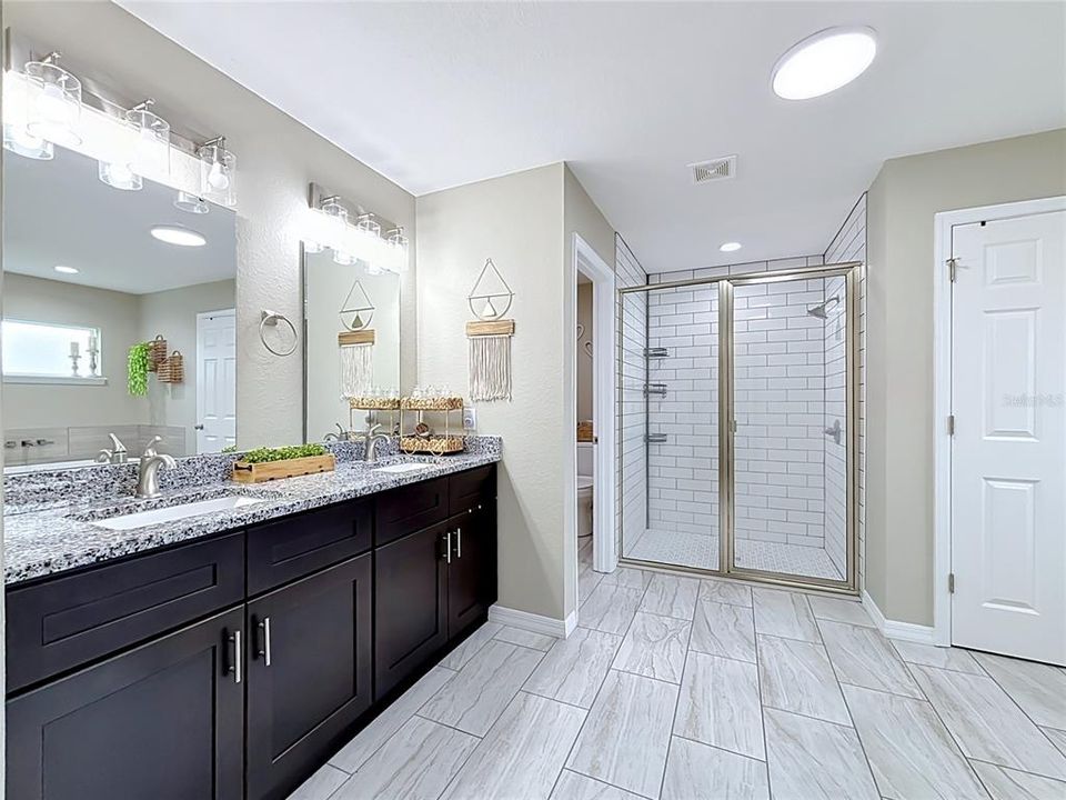 En Venta: $327,700 (4 camas, 2 baños, 1830 Pies cuadrados)