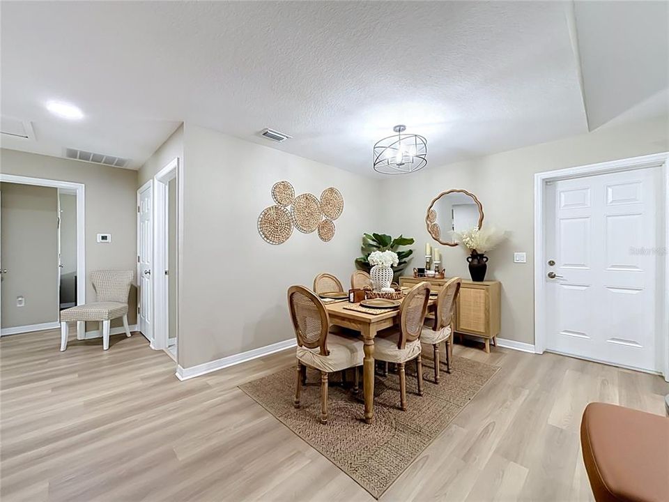 En Venta: $327,700 (4 camas, 2 baños, 1830 Pies cuadrados)