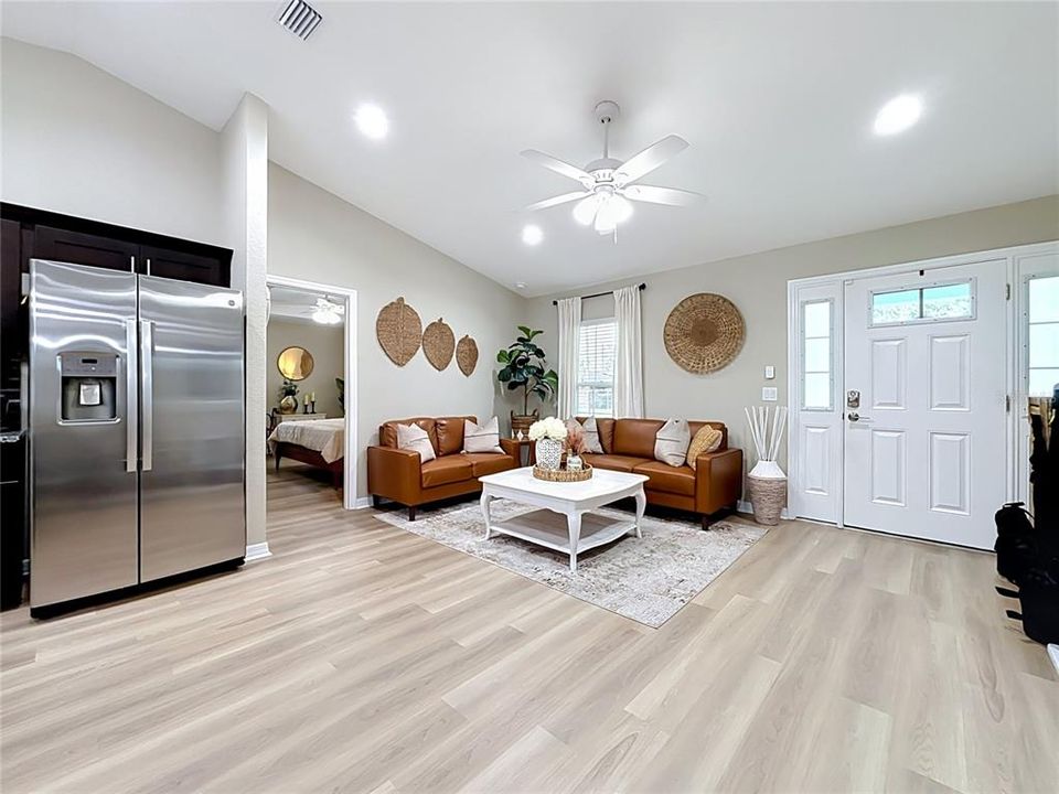 En Venta: $327,700 (4 camas, 2 baños, 1830 Pies cuadrados)