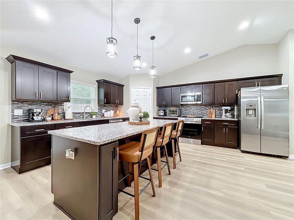 En Venta: $327,700 (4 camas, 2 baños, 1830 Pies cuadrados)