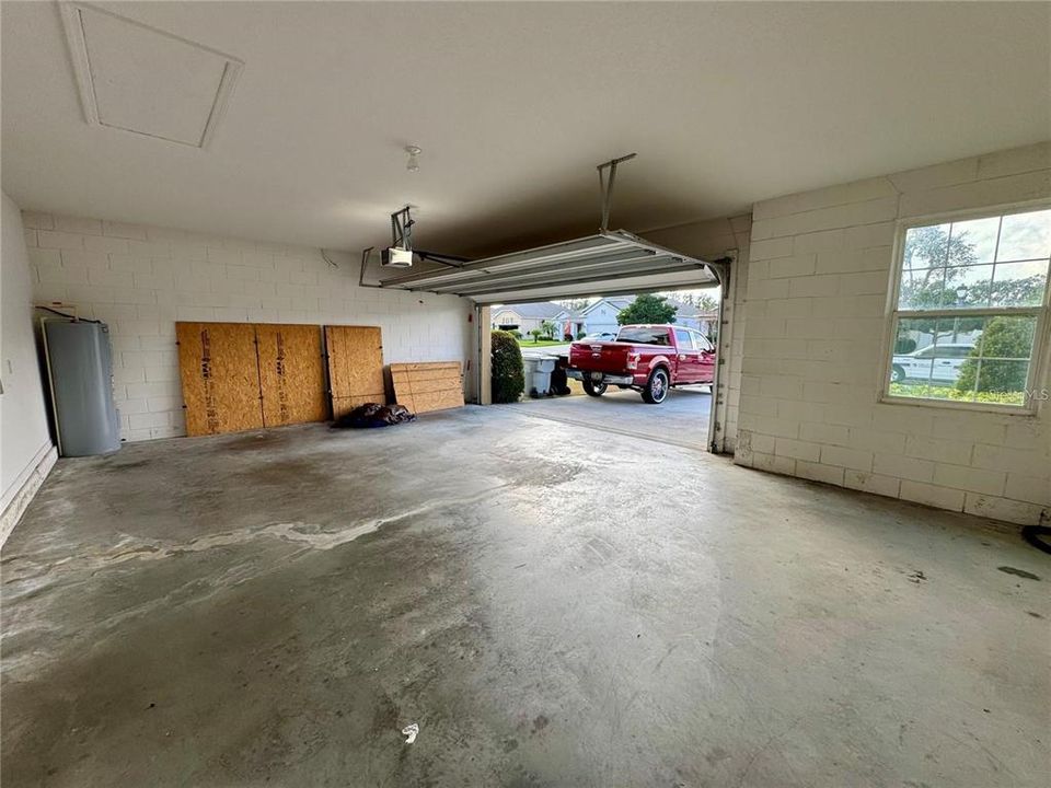 For Rent: $2,300 (3 beds, 2 baths, 2064 Square Feet)