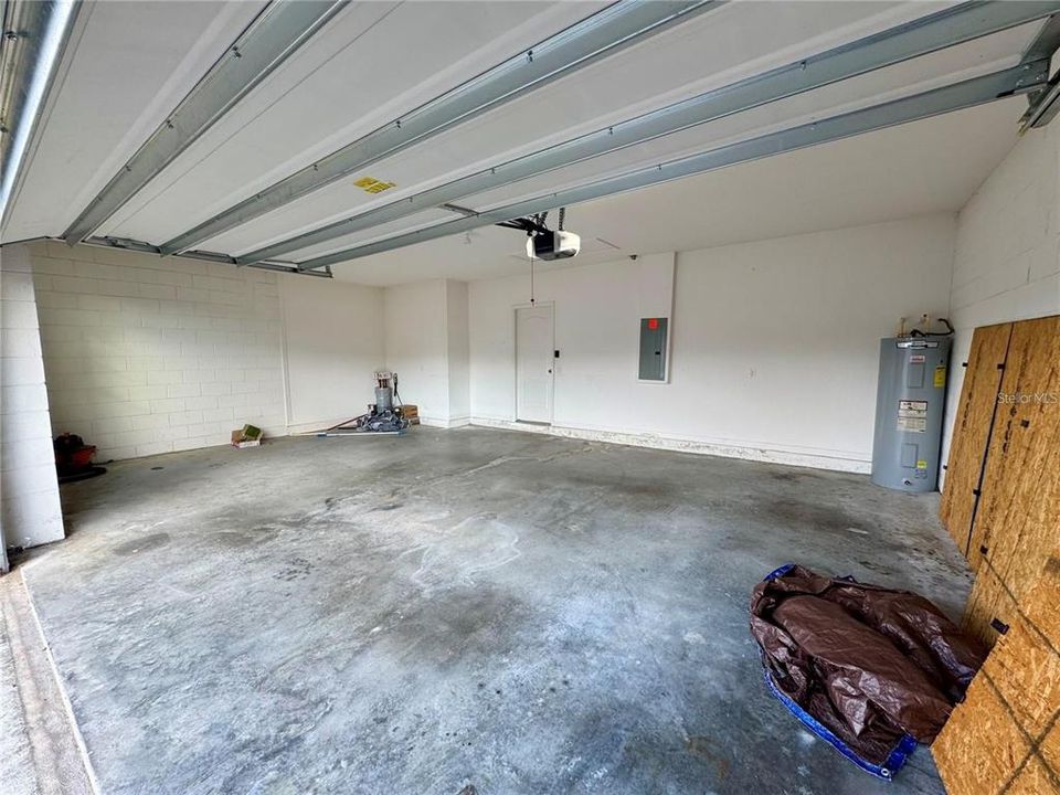 For Rent: $2,300 (3 beds, 2 baths, 2064 Square Feet)