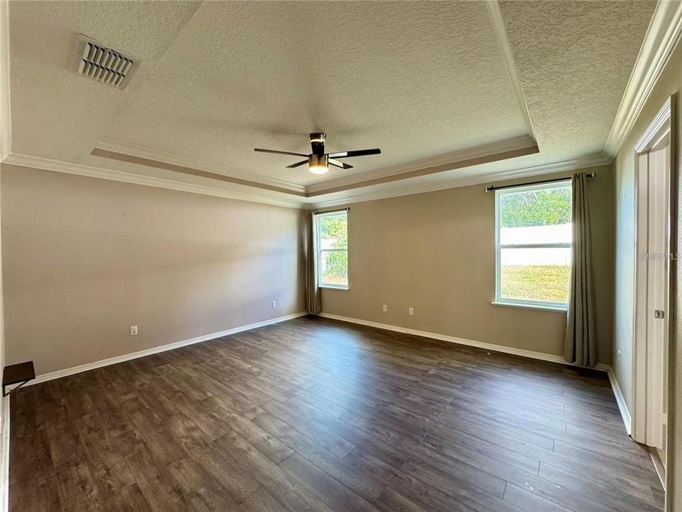 For Rent: $2,300 (3 beds, 2 baths, 2064 Square Feet)