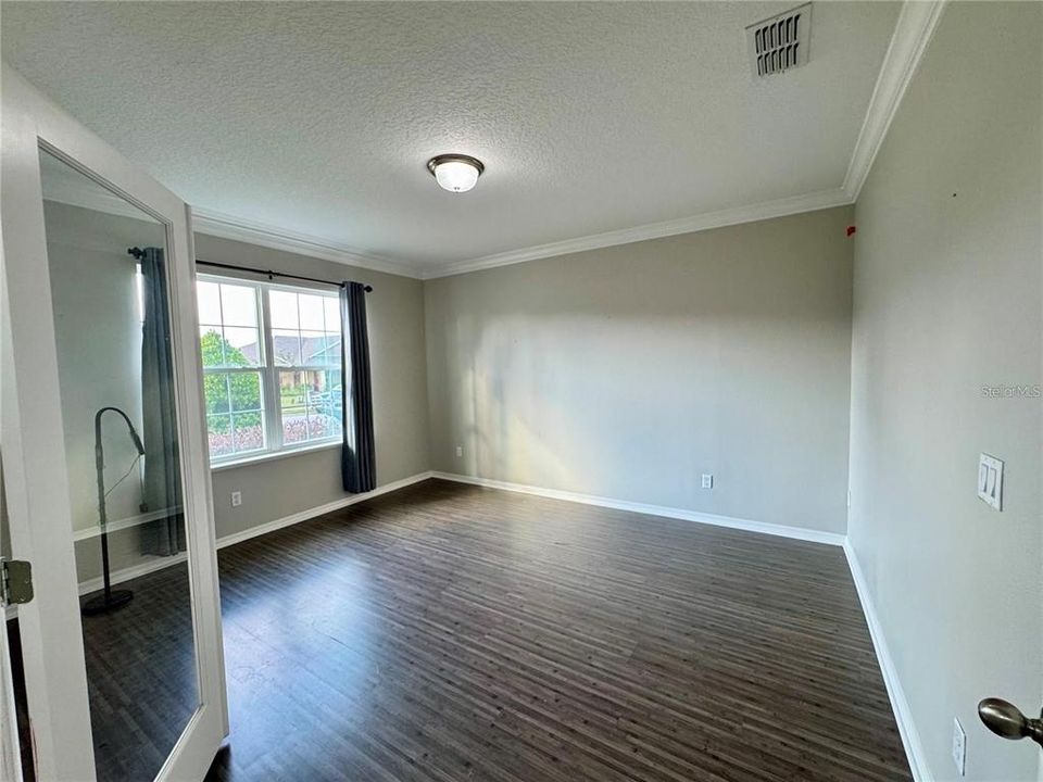 For Rent: $2,300 (3 beds, 2 baths, 2064 Square Feet)
