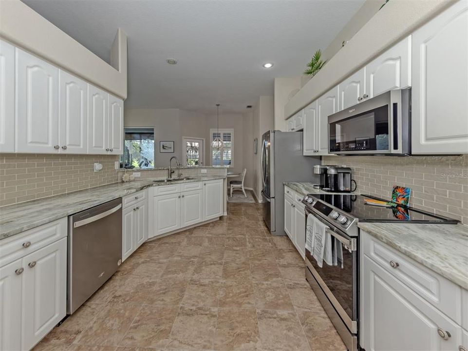 For Sale: $449,000 (3 beds, 2 baths, 1897 Square Feet)