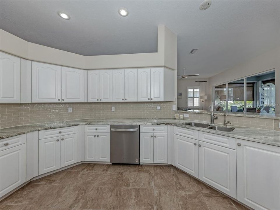 For Sale: $449,000 (3 beds, 2 baths, 1897 Square Feet)