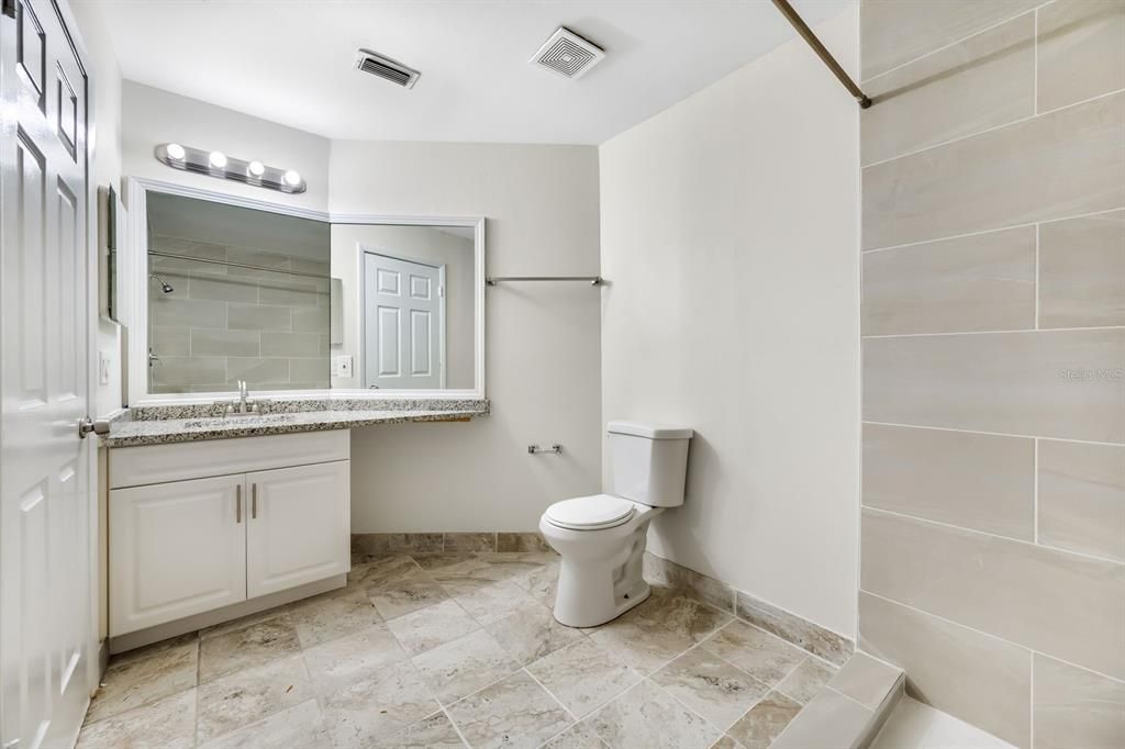 В аренду: $1,795 (2 спален, 2 ванн, 1200 Квадратных фут)