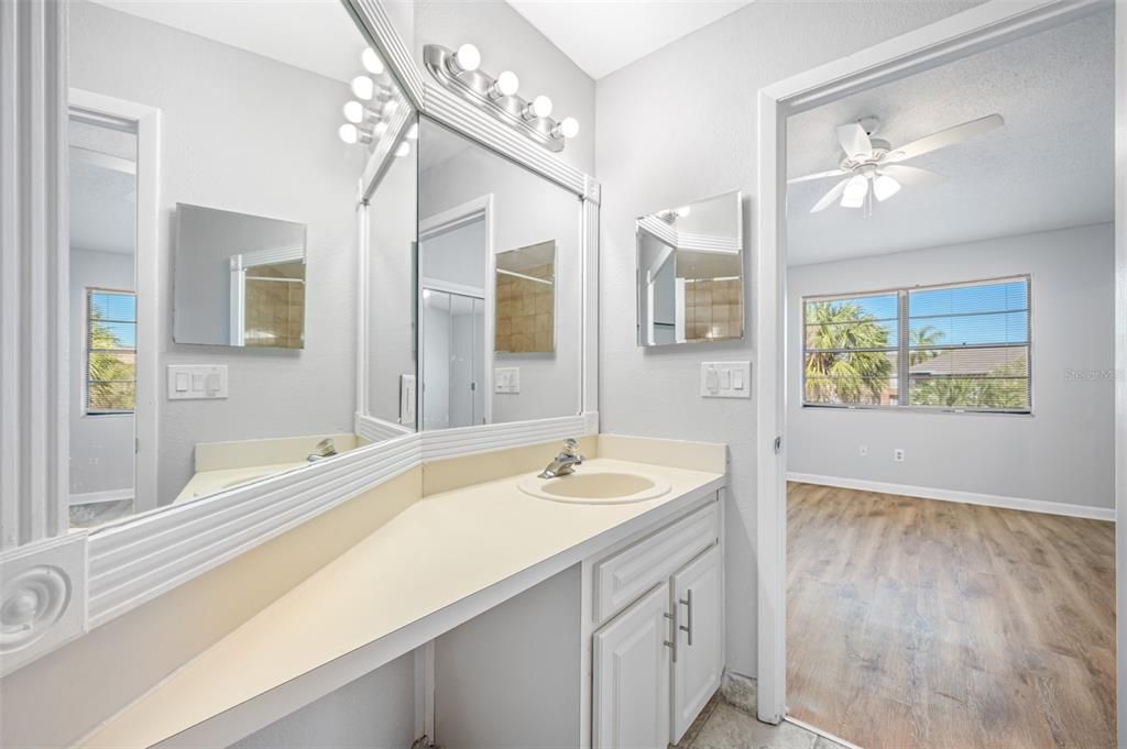 В аренду: $1,795 (2 спален, 2 ванн, 1200 Квадратных фут)