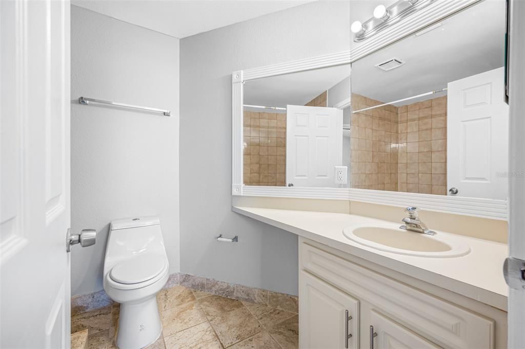 В аренду: $1,795 (2 спален, 2 ванн, 1200 Квадратных фут)