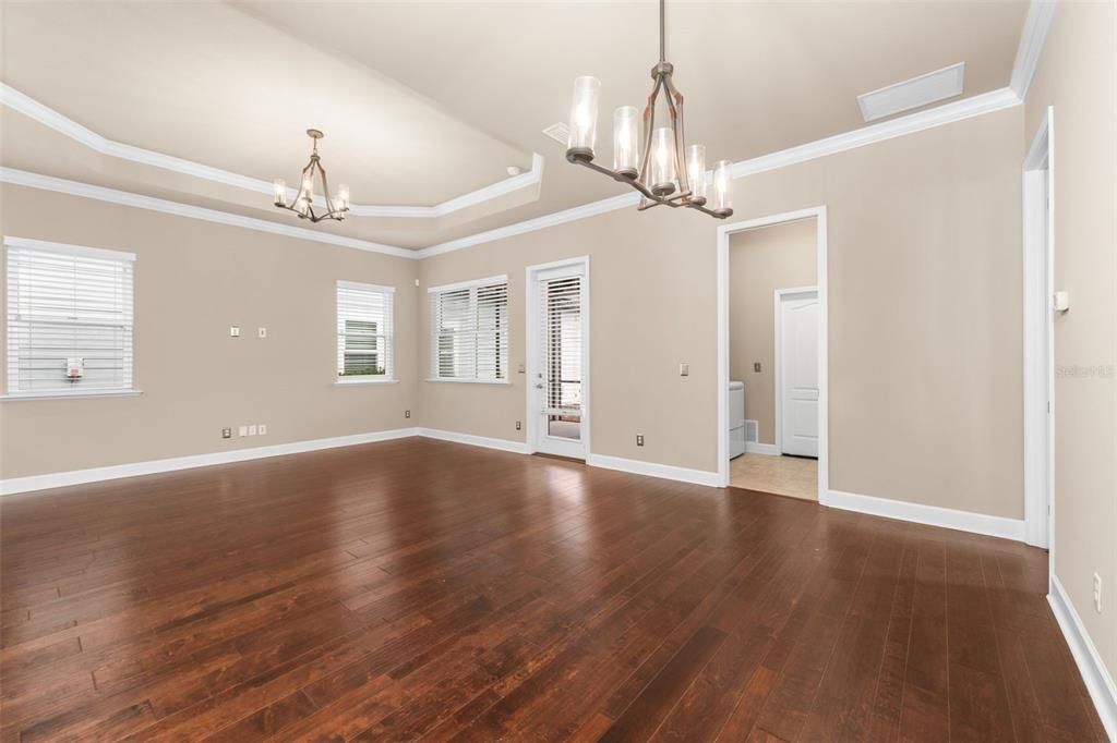 На продажу: $469,900 (3 спален, 2 ванн, 1689 Квадратных фут)