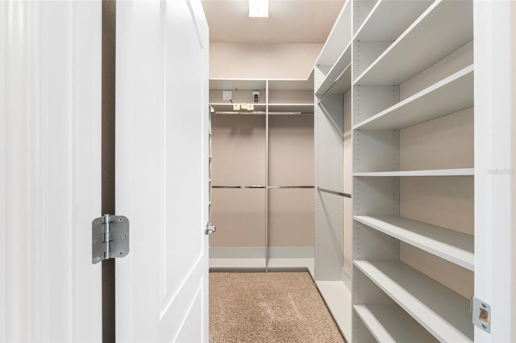 На продажу: $469,900 (3 спален, 2 ванн, 1689 Квадратных фут)