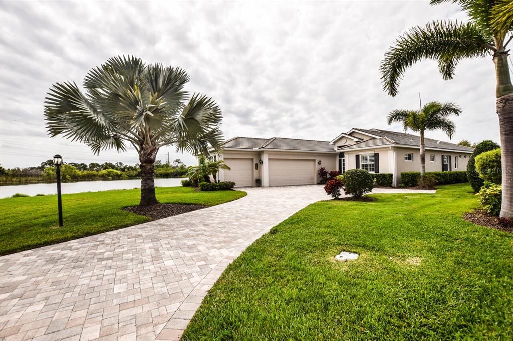 For Sale: $995,000 (3 beds, 3 baths, 2958 Square Feet)