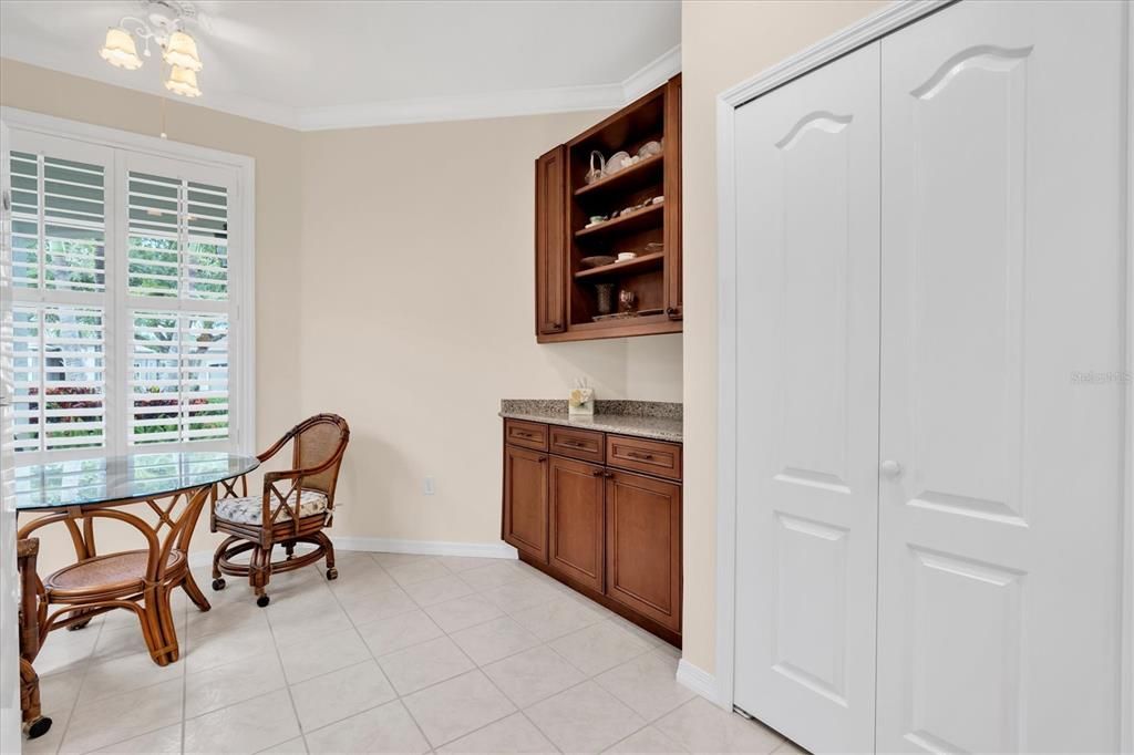 For Sale: $485,000 (2 beds, 2 baths, 1601 Square Feet)
