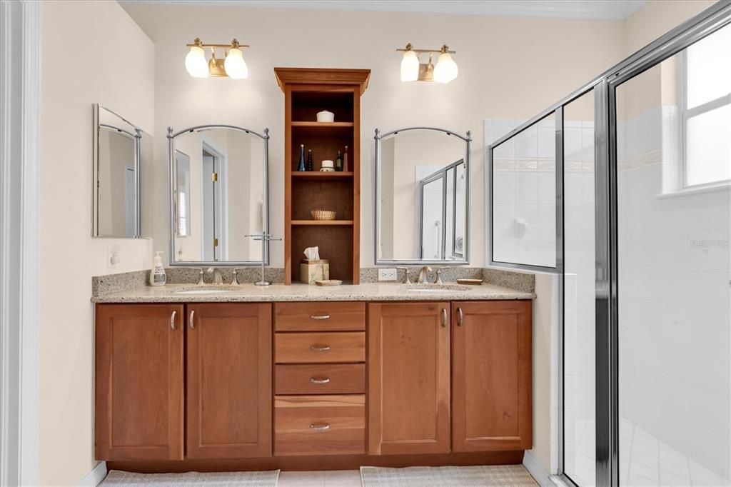 For Sale: $485,000 (2 beds, 2 baths, 1601 Square Feet)