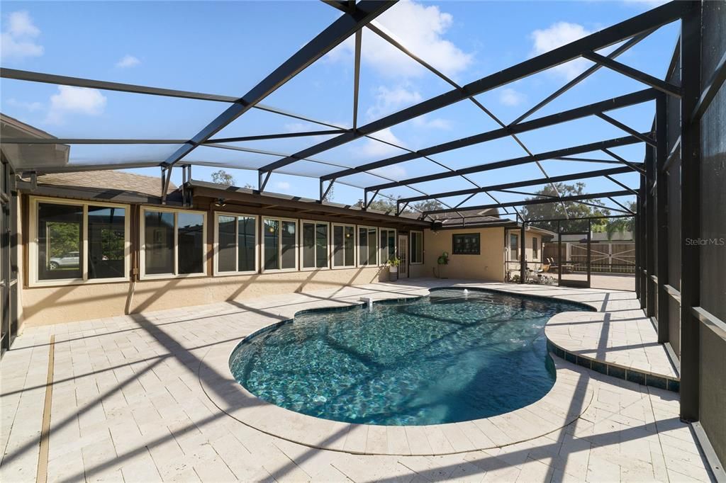 En Venta: $665,000 (4 camas, 2 baños, 2495 Pies cuadrados)