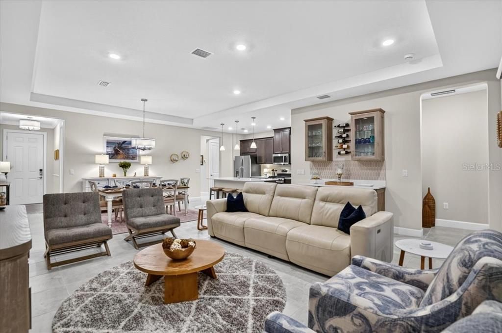 En Venta: $635,000 (3 camas, 2 baños, 1812 Pies cuadrados)