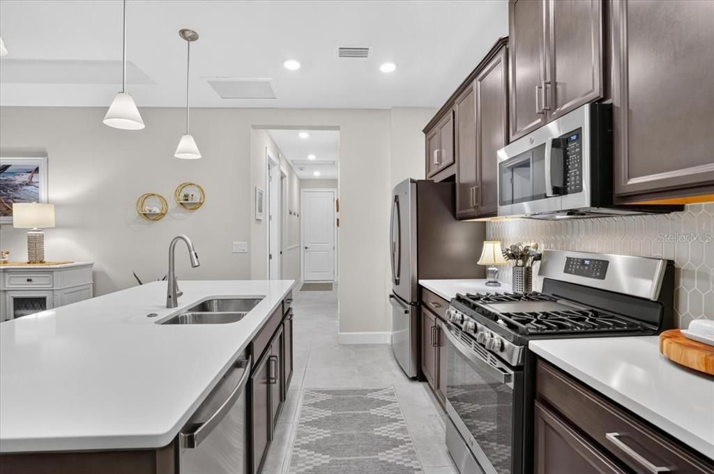 En Venta: $635,000 (3 camas, 2 baños, 1812 Pies cuadrados)