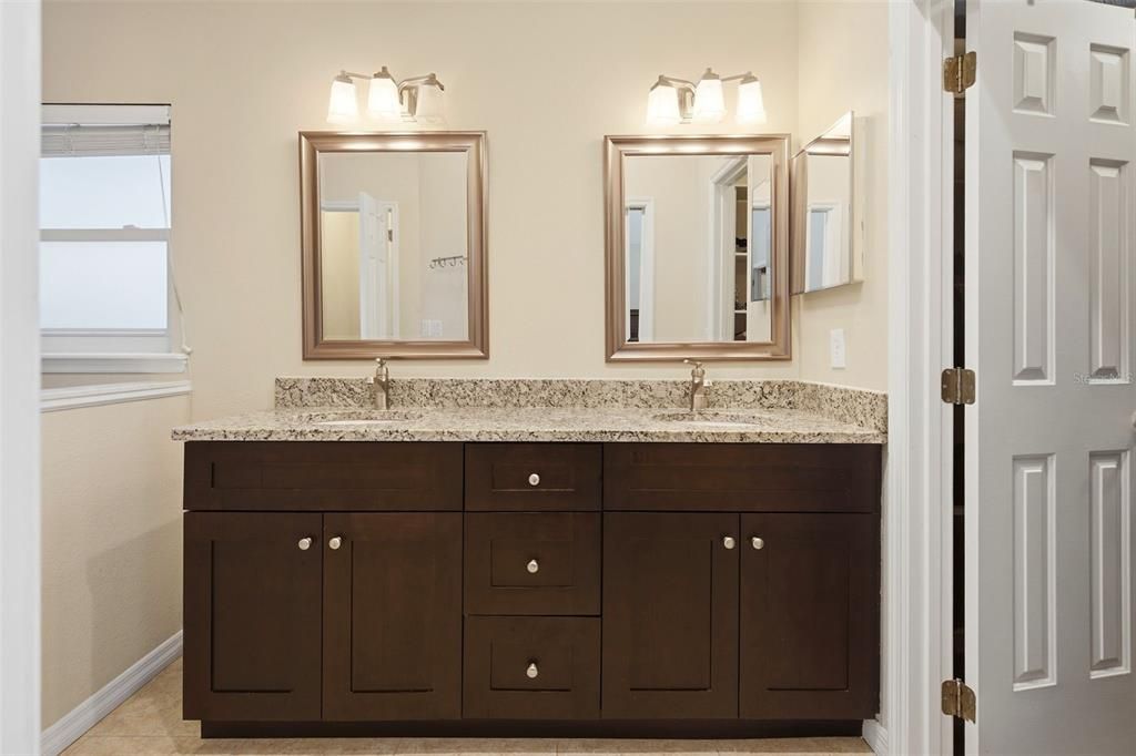 For Sale: $895,000 (4 beds, 3 baths, 2185 Square Feet)