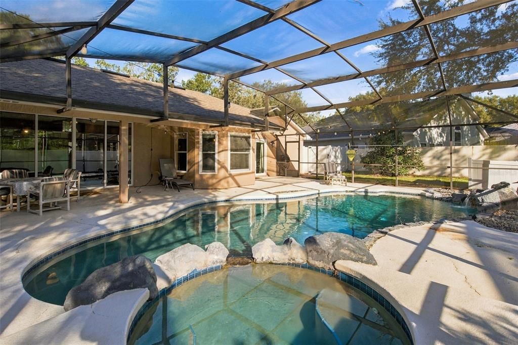 For Sale: $895,000 (4 beds, 3 baths, 2185 Square Feet)