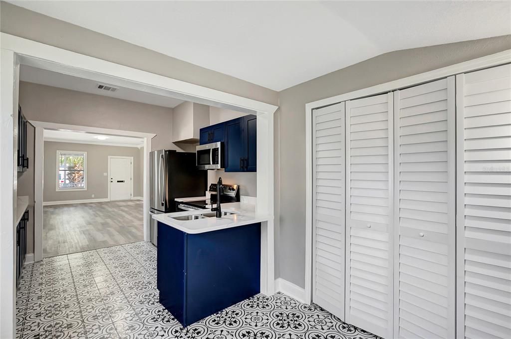En Venta: $389,900 (3 camas, 1 baños, 1180 Pies cuadrados)