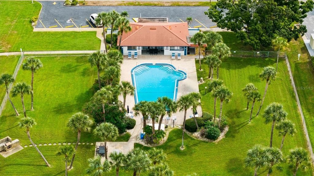 For Sale: $199,900 (1 beds, 1 baths, 815 Square Feet)