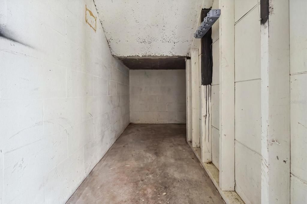 For Sale: $199,900 (1 beds, 1 baths, 815 Square Feet)