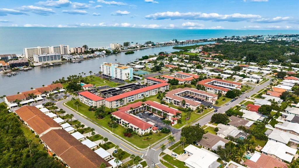 For Sale: $199,900 (1 beds, 1 baths, 815 Square Feet)