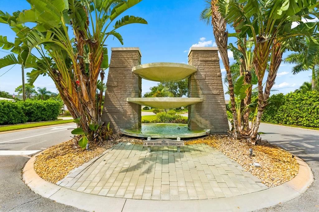 For Sale: $199,900 (1 beds, 1 baths, 815 Square Feet)