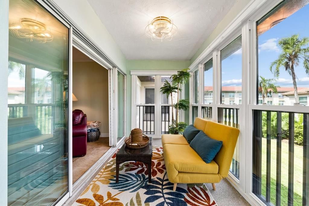 For Sale: $199,900 (1 beds, 1 baths, 815 Square Feet)