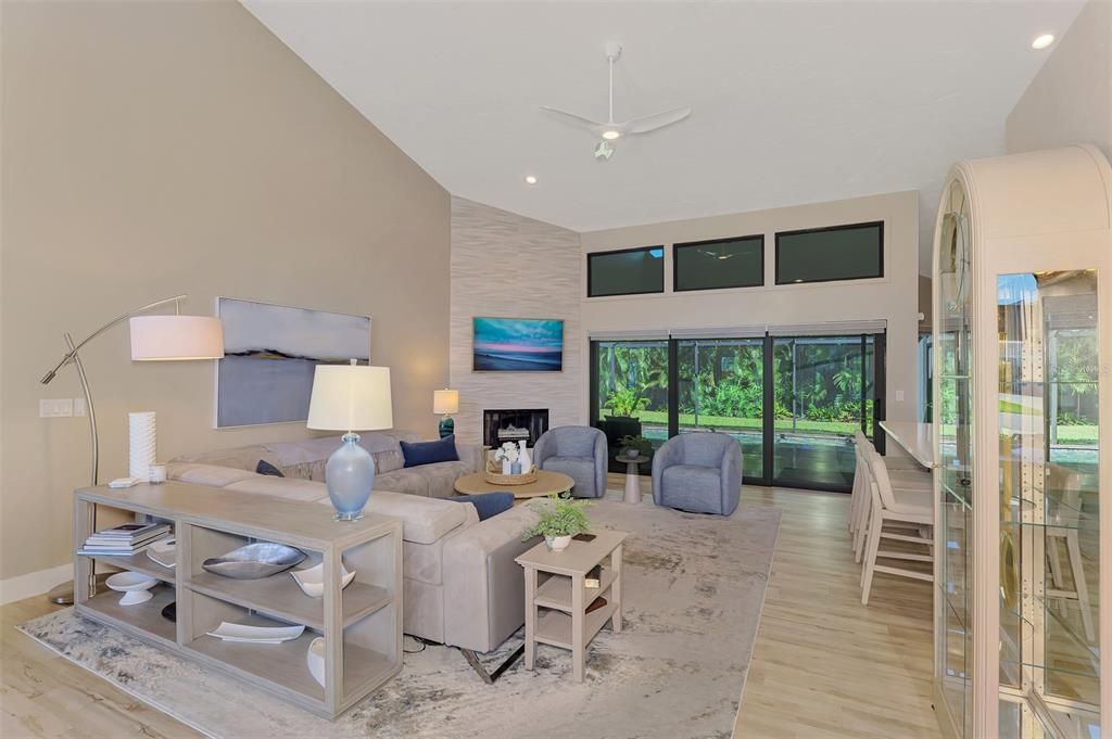 En Venta: $795,000 (3 camas, 2 baños, 2106 Pies cuadrados)