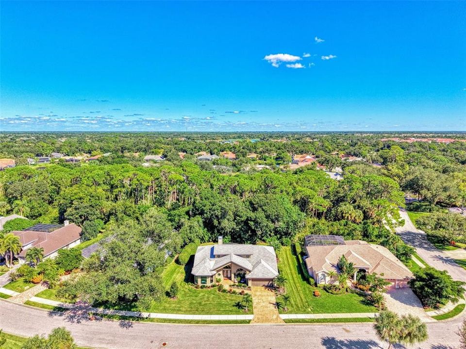 En Venta: $795,000 (3 camas, 2 baños, 2106 Pies cuadrados)