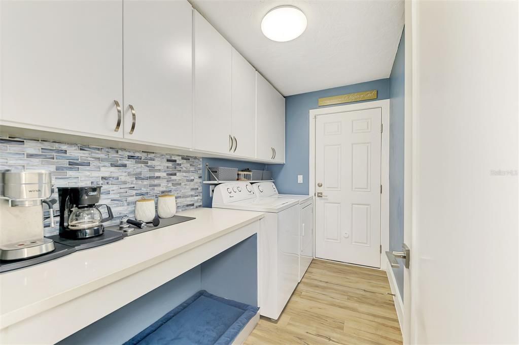 En Venta: $795,000 (3 camas, 2 baños, 2106 Pies cuadrados)
