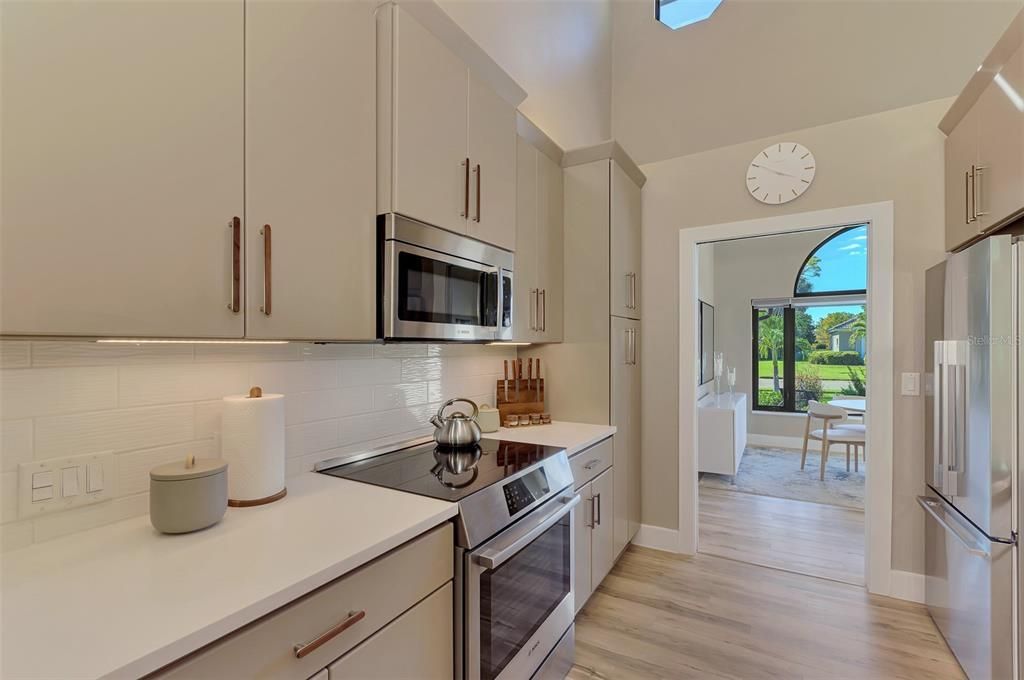 En Venta: $795,000 (3 camas, 2 baños, 2106 Pies cuadrados)