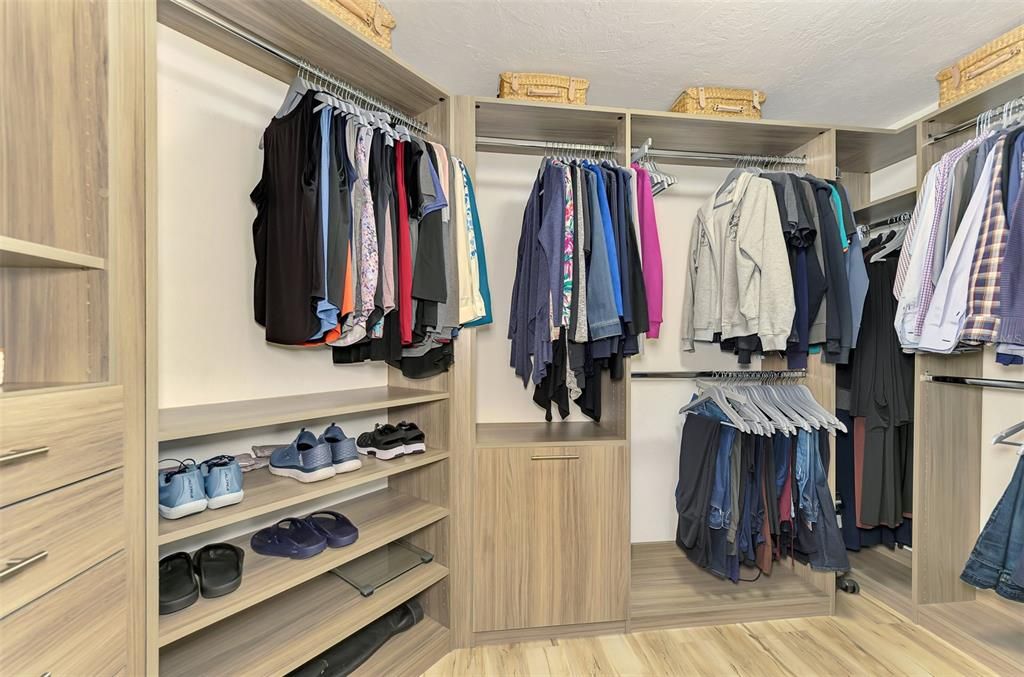 En Venta: $795,000 (3 camas, 2 baños, 2106 Pies cuadrados)