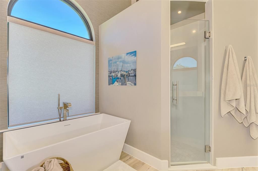 En Venta: $795,000 (3 camas, 2 baños, 2106 Pies cuadrados)